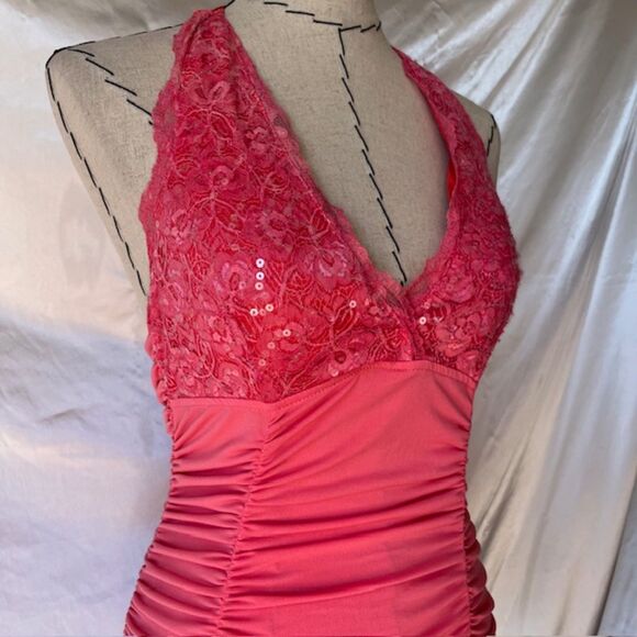 Oh yes red/pink halter sequin mermaid top - Picture 3 of 6